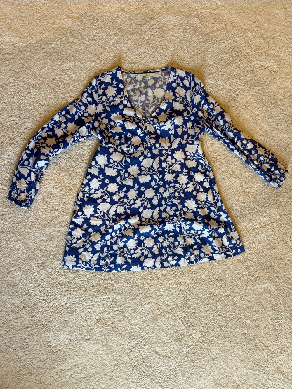 Boden V-Neck Flippy Mini Dress in Bluebell Botanic - size 8P, Linen